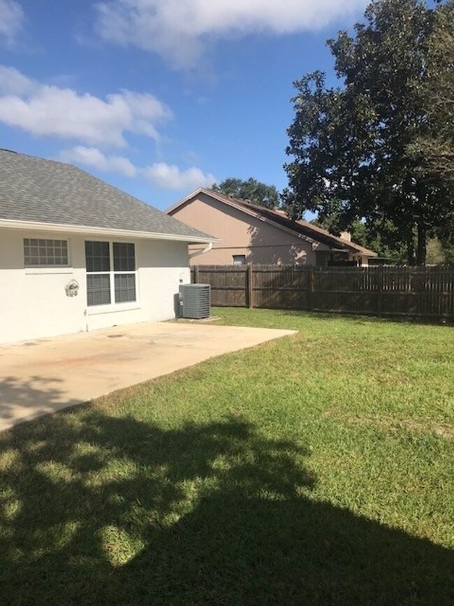 Building Photo - Adorable 3/2 located in Oviedo - Alafaya W...