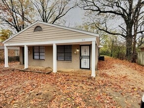 Building Photo - 915 Pope St