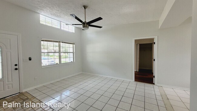 4 br, 2 bath House - 2015 E Clinton St photo'