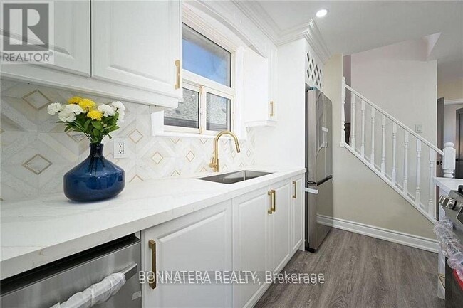 Photo du bâtiment - 283 E 12th St