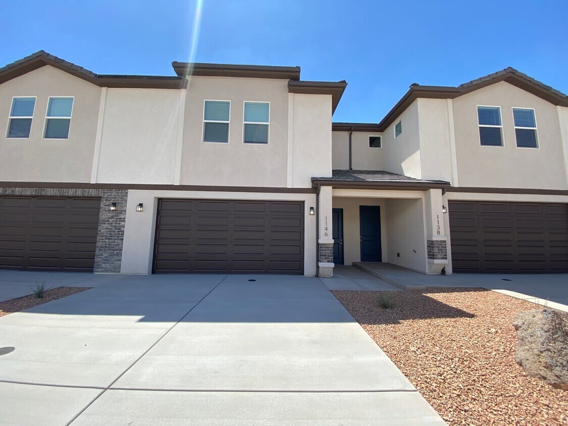 Foto principal - 3 BEDROOM SAND HOLLOW TOWNHOME FOR RENT!