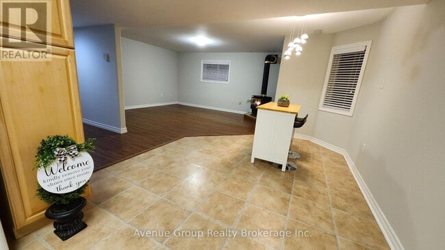 Building Photo - 124 Brown Wood Dr