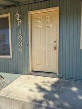 Building Photo - 1036 NE Barager Ave