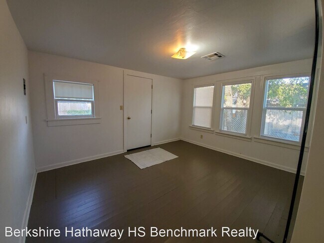 Building Photo - 3 br, 1 bath House - 512 W Wallace St