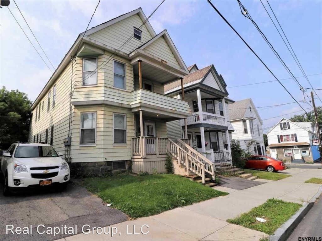 Primary Photo - 610 Hattie St