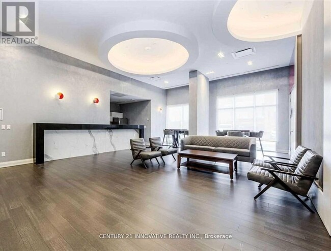 Building Photo - 30-630 Meadowglen Pl