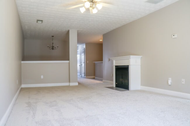 Photo - 322 Tara Commons Cir House