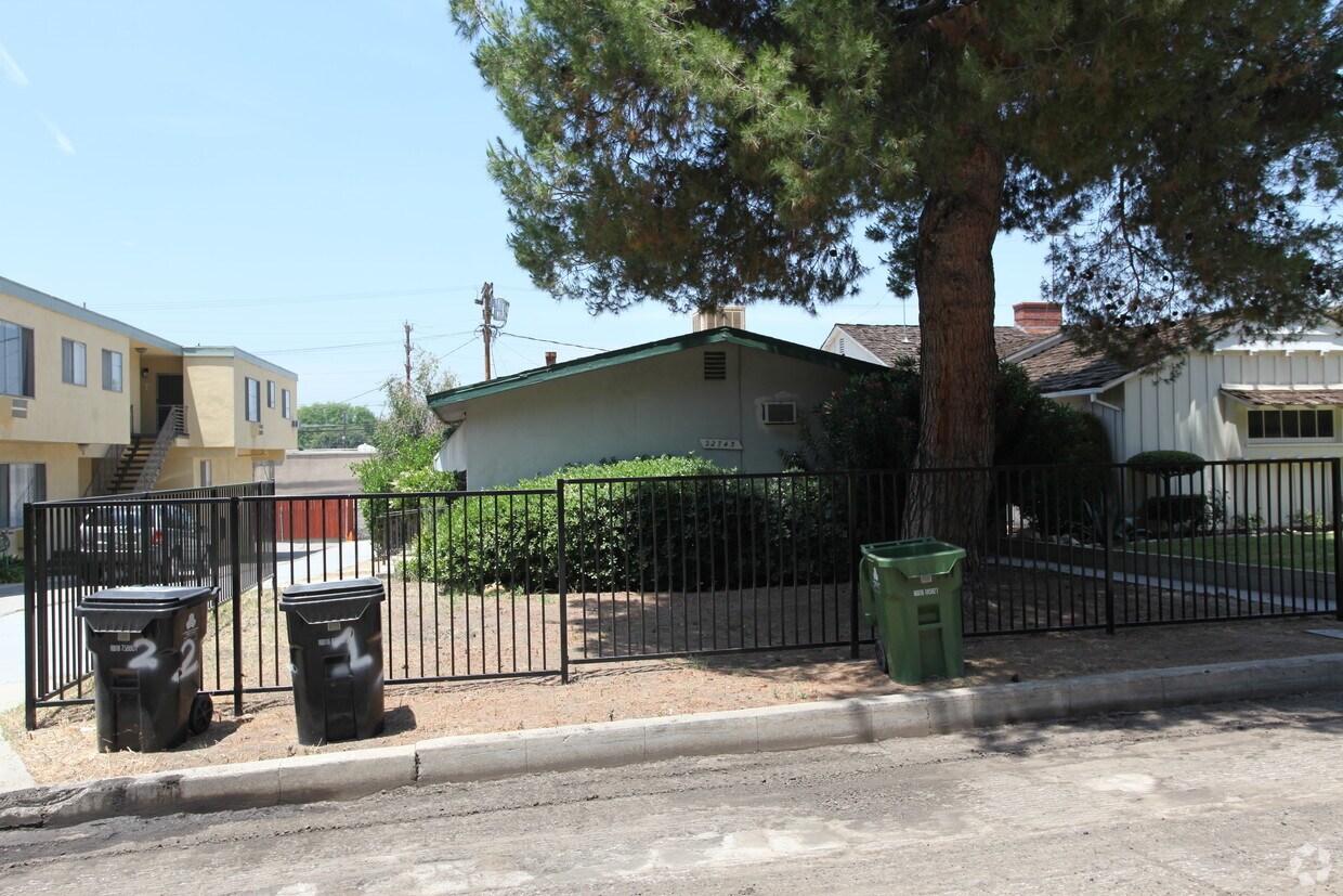 Building Photo - 22745-7 Del Valle St