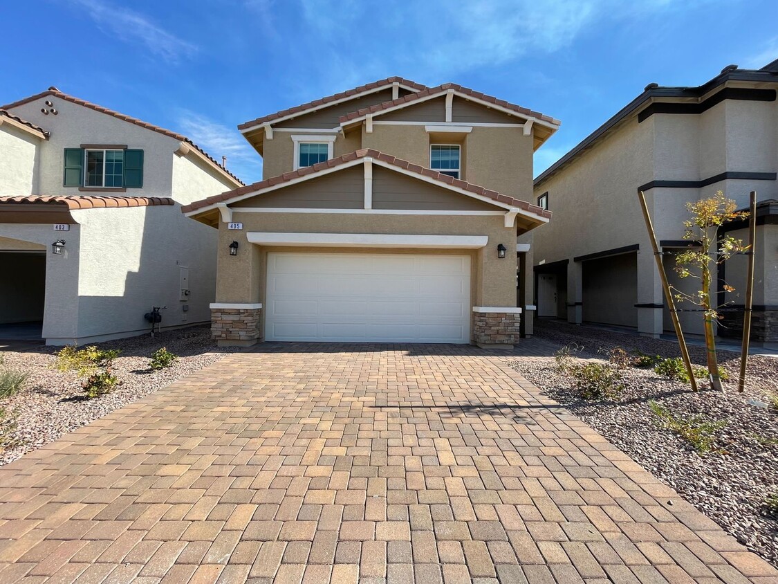 Foto principal - 3 BED 2.5 BATH 2 CAR GARAGE SINGLE FAMILY ...