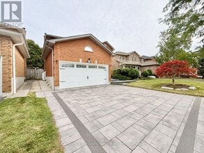 Building Photo - 11 Meadowglen Dr
