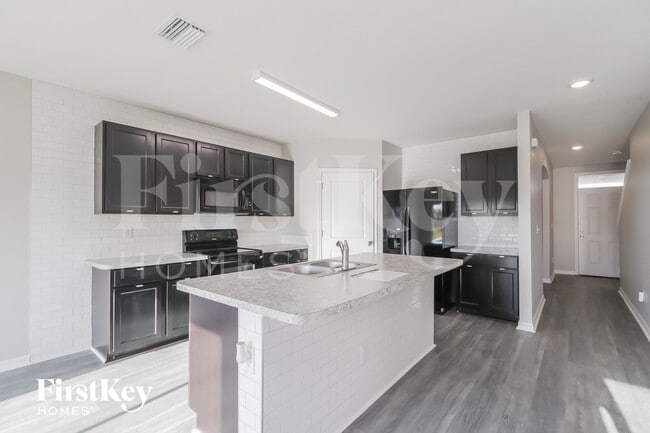 Building Photo - 35702 Jenny Lynne Cir