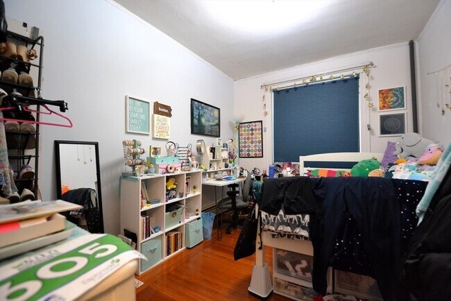 Building Photo - 256 Aspinwall Ave