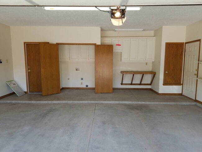 Building Photo - 1308 Oakwood