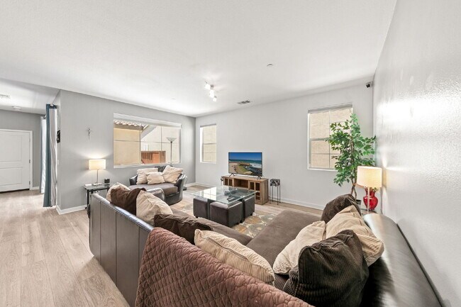 Building Photo - Welcome to Escaya Community in Chula Vista.