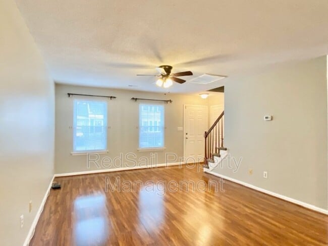 Building Photo - 200 S Hunt Club Run