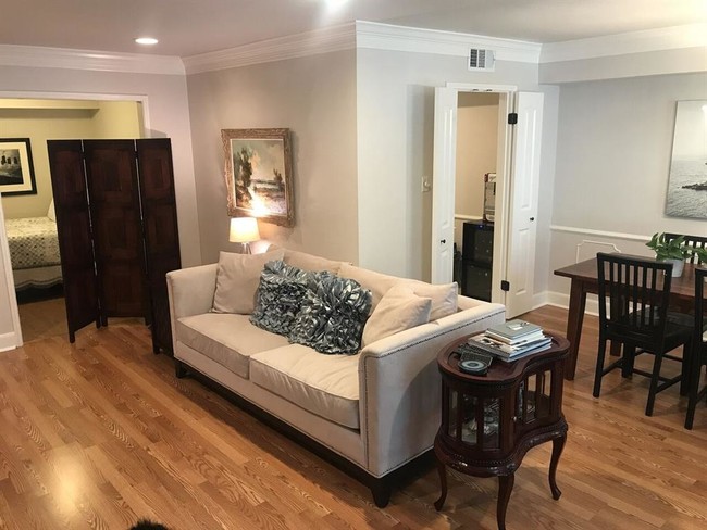Foto del edificio - 353 N Post Oak Ln