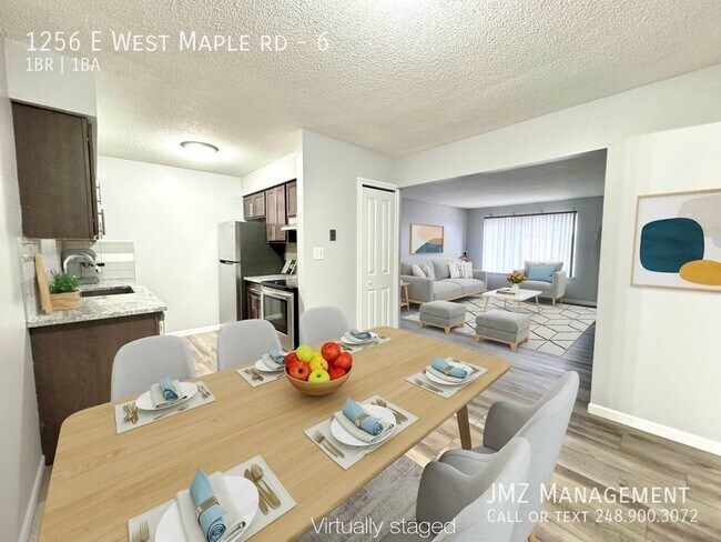 Foto del edificio - Walk and bike to many amenities, including...