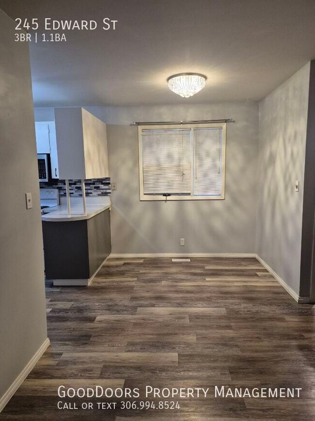 Building Photo - 245 Edward St