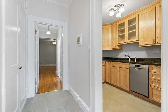 Building Photo - 405 Commonwealth Ave