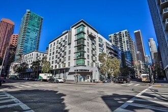 Building Photo - 645 W 9th St