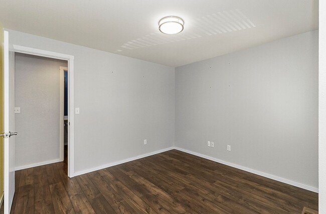 Foto del edificio - 8222 1st St SE