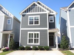Building Photo - 1037 Saddlestone Dr