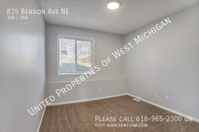 Foto del edificio - Available Now | Gorgeous 3 Bedroom, 2 Bath...