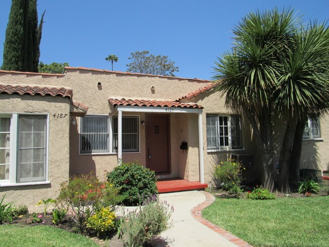 Foto del edificio - 4189 Greenbush Ave