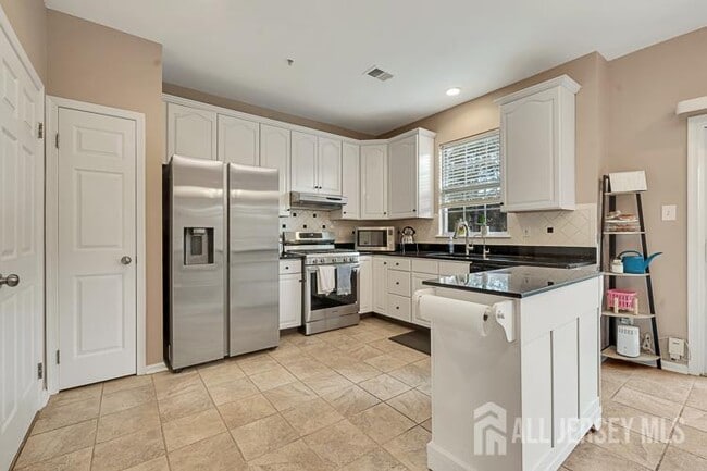 Foto del edificio - 111 Blossom Cir