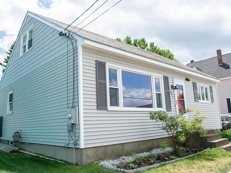 Foto principal - 891 Somerville St