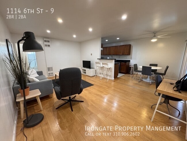 Building Photo - 1114 6th St