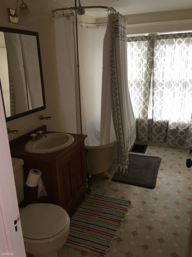 Foto del edificio - 4 br, 1.5 bath House - 1127 W Huron St