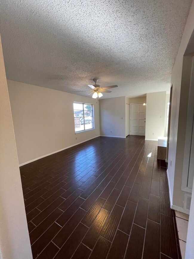Building Photo - 2821 Beachcomber Dr
