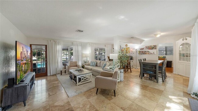 Foto del edificio - 5363 Bayou Grande Blvd NE