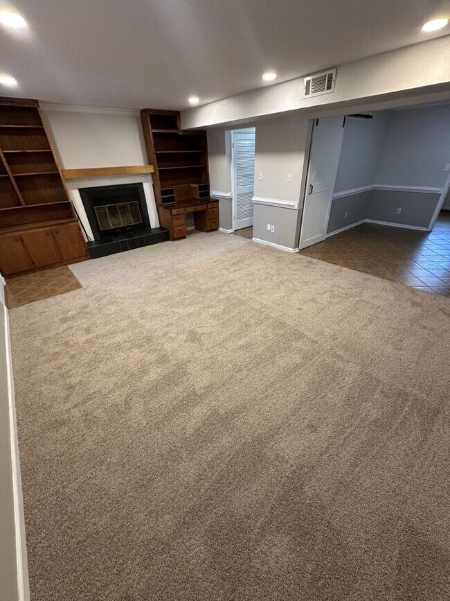 Foto del edificio - 3 Bedroom 2.5 Bathroom Condo!