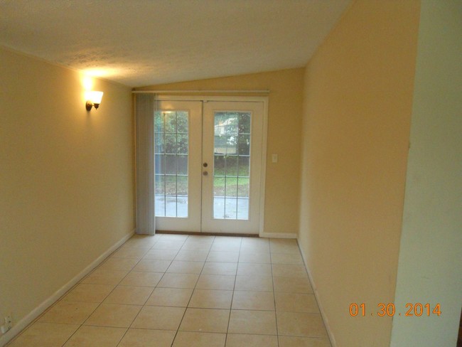 Building Photo - 3 br, 2.5 bath House - 3235 Cesery Blvd