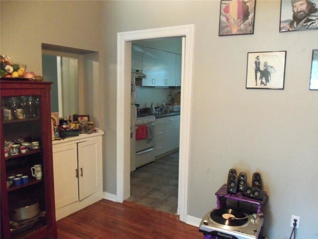 Building Photo - 2415 S 5th St