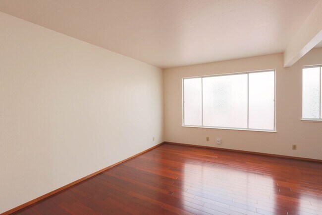 Building Photo - OPEN HOUSE:Tuesday(1/23) 7:15pm-7:30pm Top...