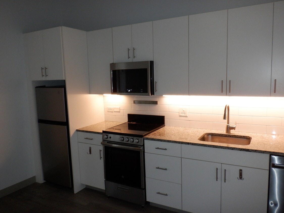 Primary Photo - 113 Allyn St