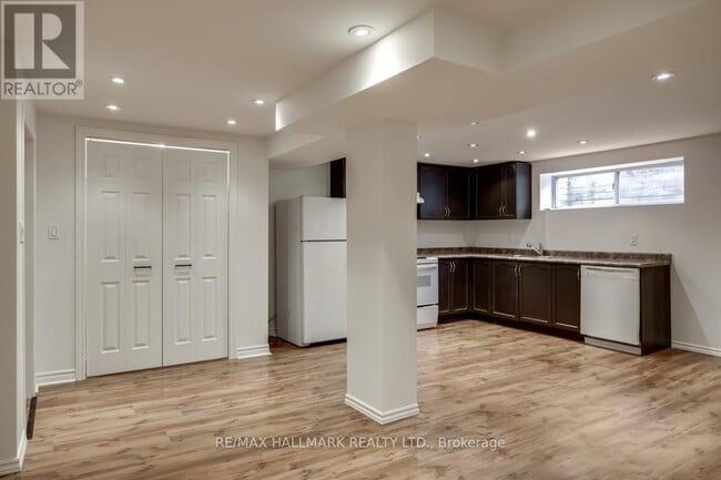 Photo du bâtiment - 5 Penzance Dr