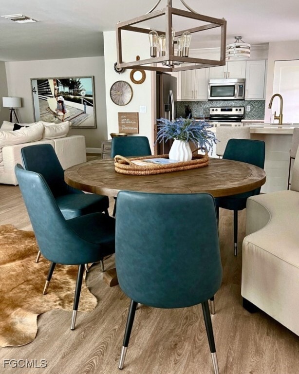 Building Photo - 12 Knights Bridge Rd