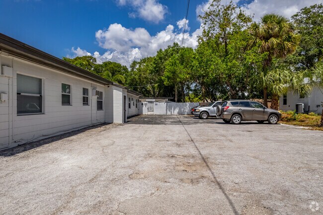 Estacionamiento - Regency Villas