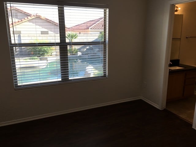 Foto del edificio - 10533 W Sands Dr