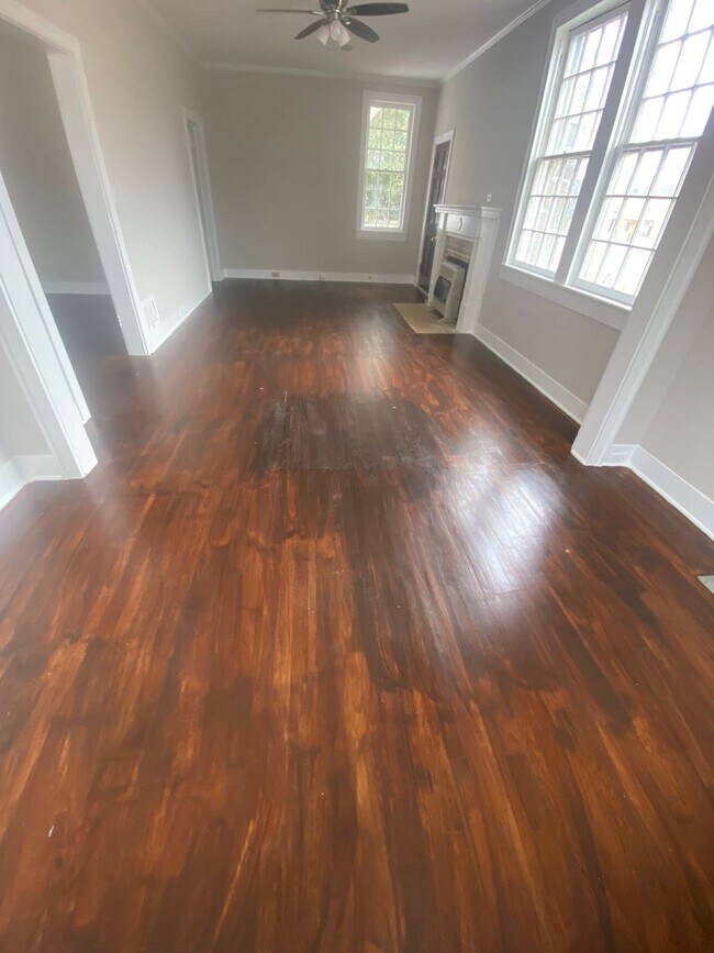 Foto del edificio - 120 S Main St