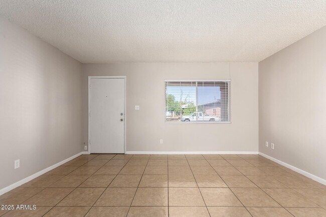 Foto del edificio - 17629 N 8th Ave