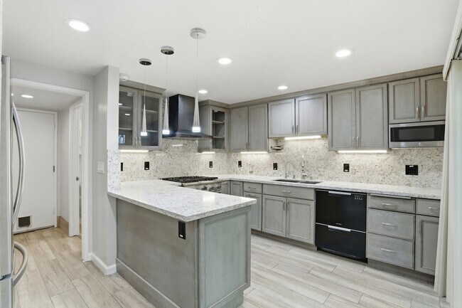 Foto del edificio - Renovated Los Gatos Townhome