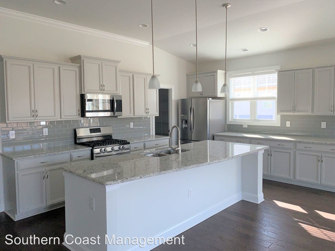 Primary Photo - 3 br, 2 bath House - 144 Bucky Loop