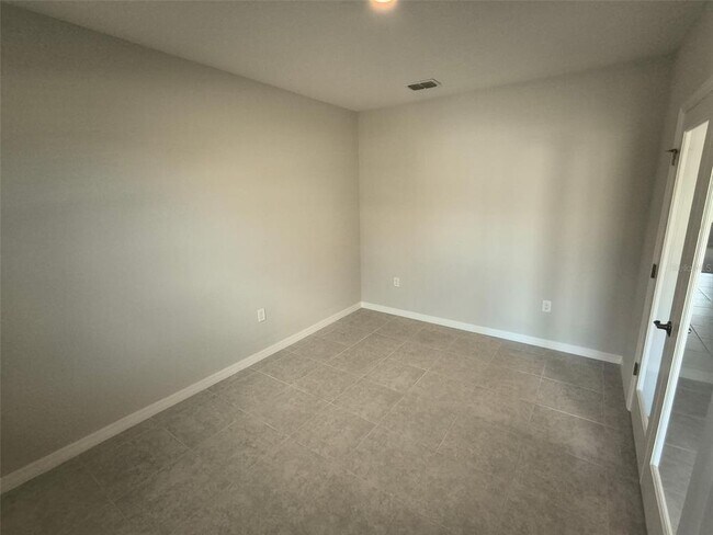Foto del edificio - 45 Wellwood Ln