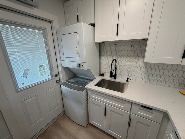 Foto del edificio - 1077 NE 34th St