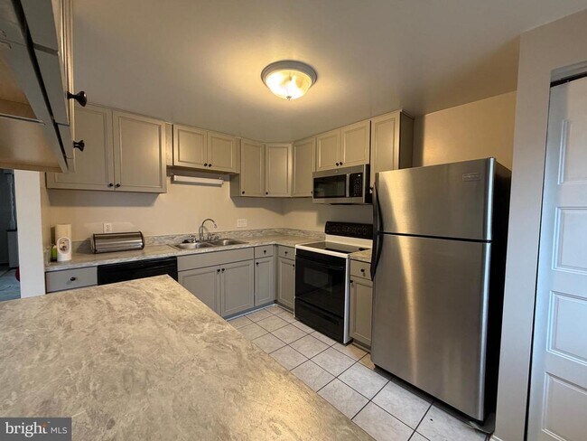 Foto del edificio - 327 James St